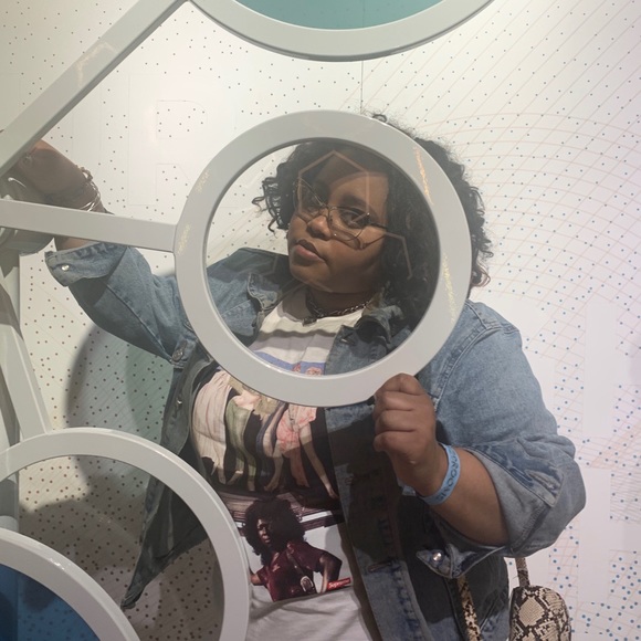 Meet Your Posher 💙☺️ - Picture 5 of 7